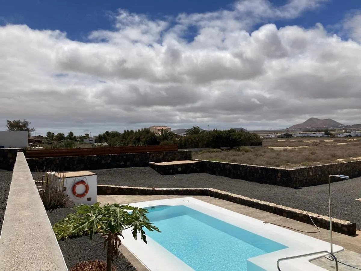 Rosa de la laguna Lajares Villa